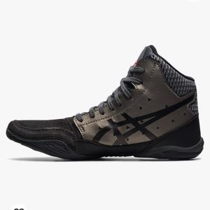 Boys 2 Asics Wrestling Shoe